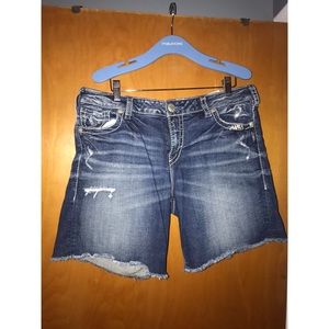 Boyfriend Mid Rise Short